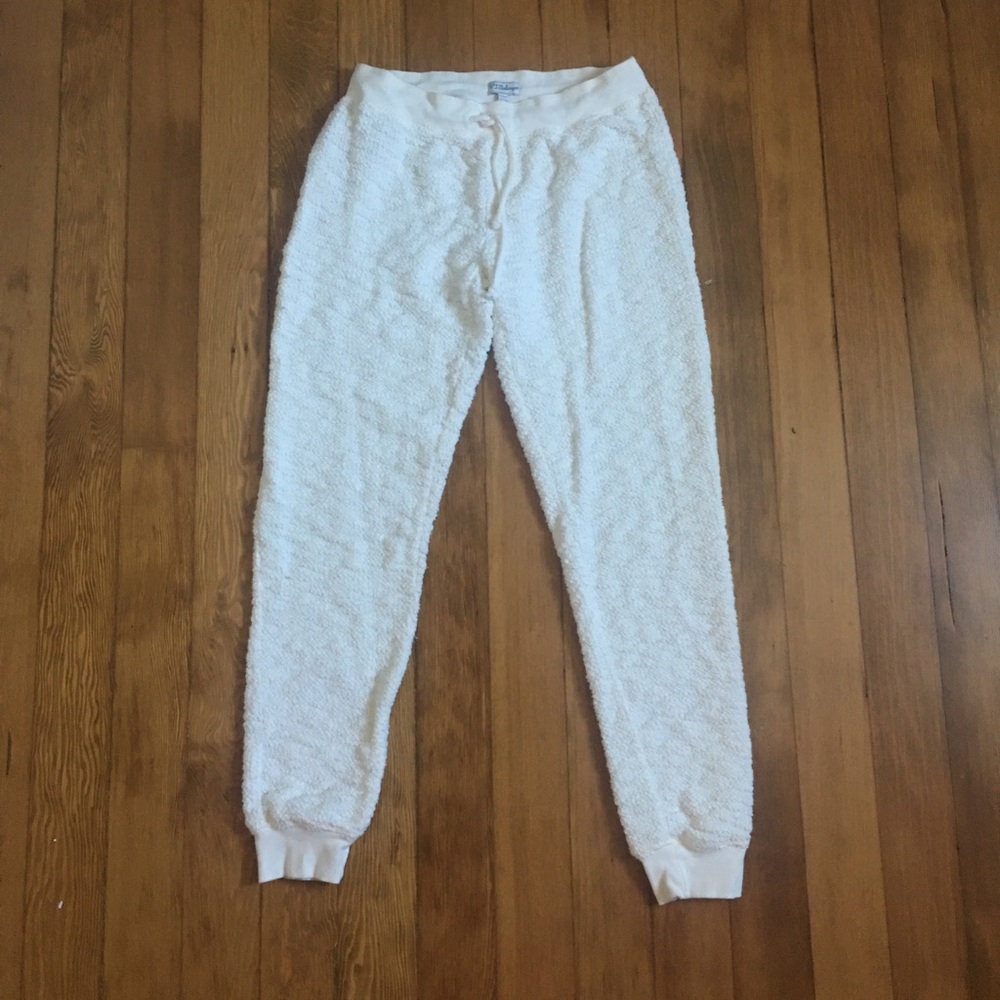 White PJ salvage lounge pants. Size small